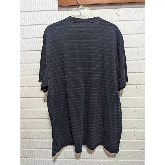 G.H. Bass & Co. Men's Blue Striped Short-Sleeve V-Neck T-Shirt Size: 2X NWT - Picture 3 of 6